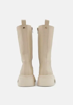 Bons baisers Bottes Et Bottines|Anita