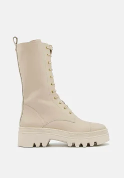 Bons baisers Bottes Et Bottines|Anita
