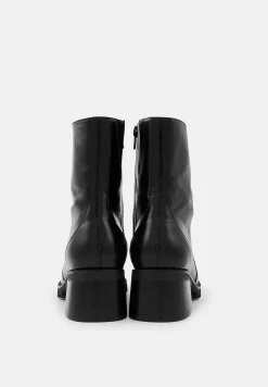 Bons baisers Bottes Et Bottines|Aria