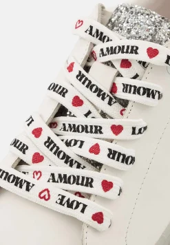 Bons baisers Les Lacets|Caroline Drogo