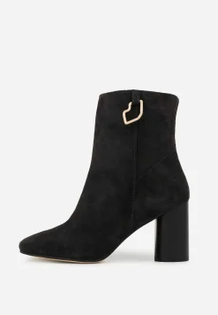 Bons baisers Bottes Et Bottines|Louise