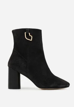 Bons baisers Bottes Et Bottines|Louise