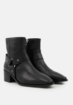 Bons baisers Bottes Et Bottines|Lune
