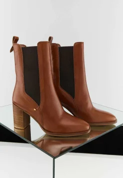 Bons baisers Bottes Et Bottines|Norah