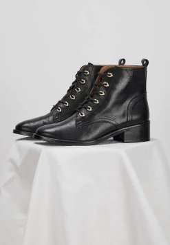 Bons baisers Bottes Et Bottines|Paulette