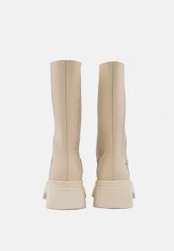 Bons baisers Bottes Et Bottines|Peut